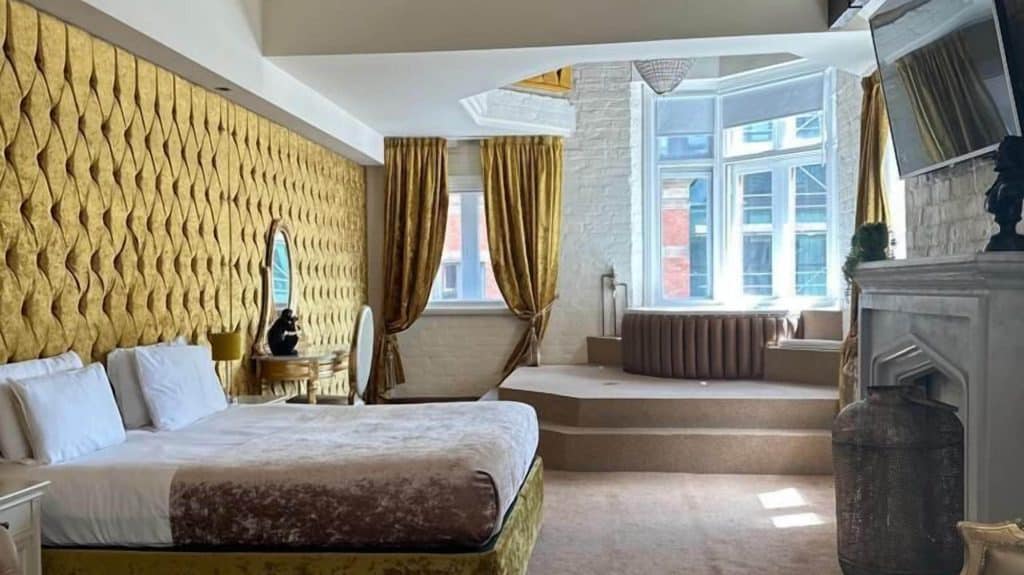 hotel room interior the dixie dean hotel liverpool